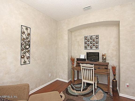 5th image of 1604 E Kayla Ct