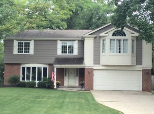 54 W Center Ave, Lake Bluff, IL 60044