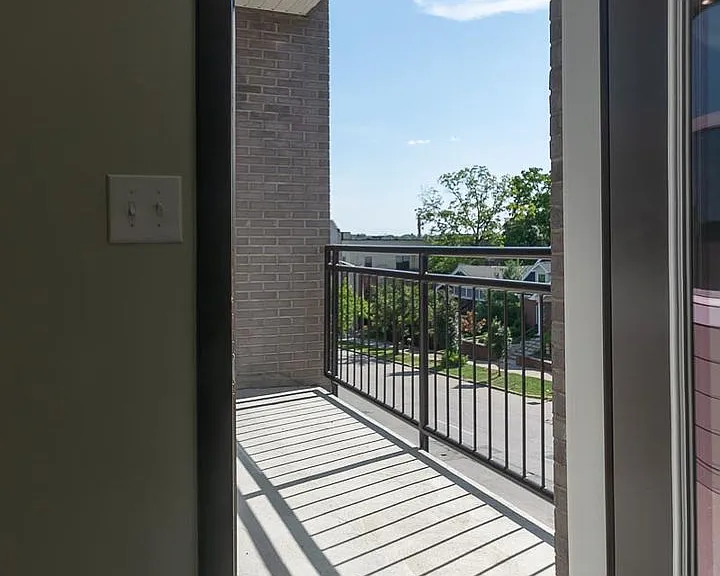 The Bentley Apartments — Photo 91