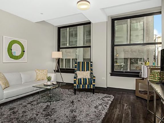 2nd image of 31 S La Salle St #918