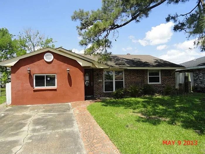 1st image of 104 Dillard Dr