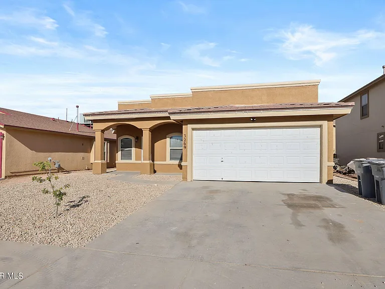 3269 Maple Point Dr — Photo 3