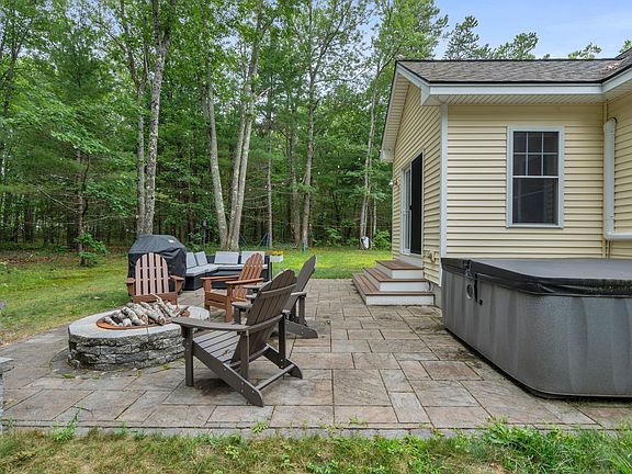 4th image of 4 Huckleberry Lane