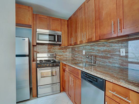 4th image of 85 8th Ave APT 2B