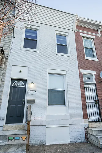 2624 E Madison St Photo 1