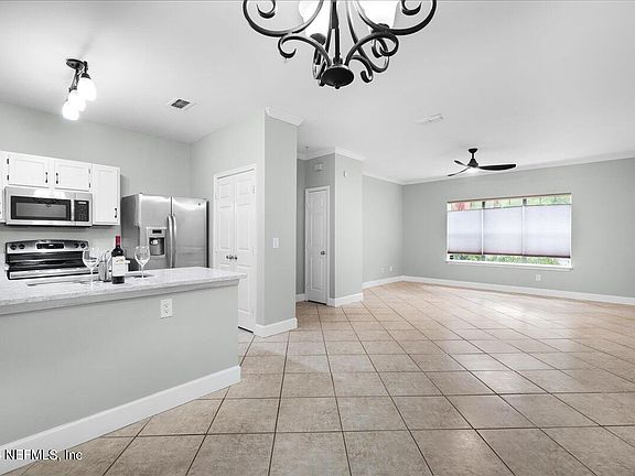 4th image of 230 COLIMA Court #911