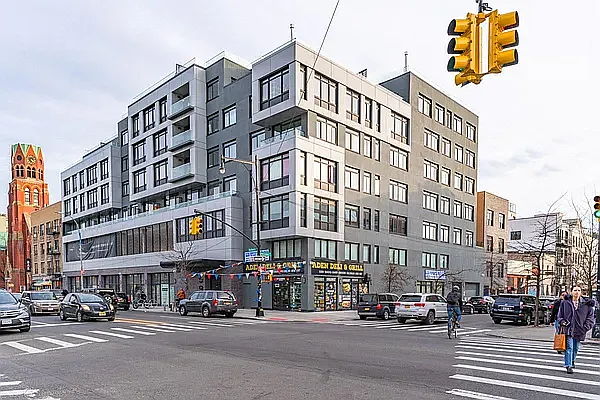 Rented by MySpaceNYC | media 18