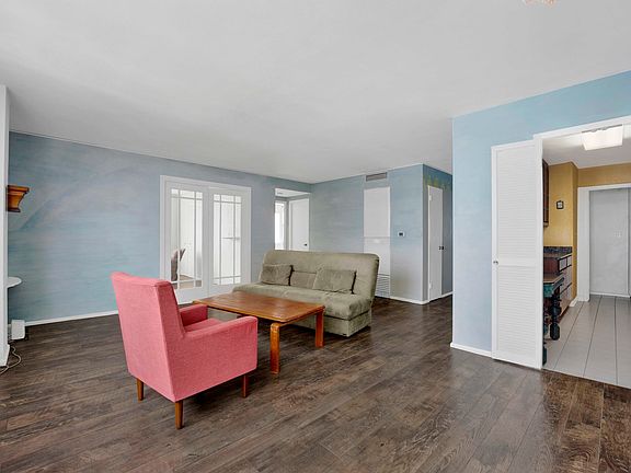 3rd image of 6301 N Sheridan Rd APT 14L