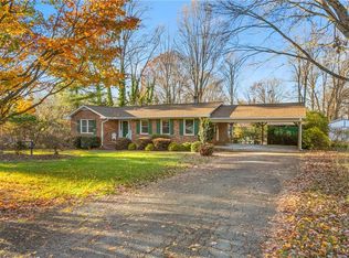 807 Bluefield Rd, Greensboro, NC 27455