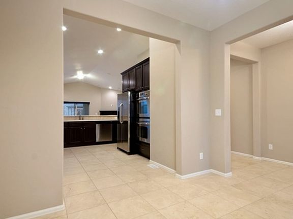 5th image of 541 E Rose Bowl Ct