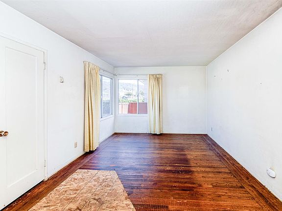 4th image of 5544 Jefferson Ave