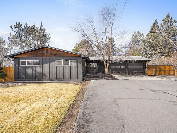 2nd image of 1199 SW Canyon Dr