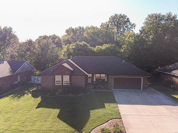 3rd image of 9 Dunlap Cove Dr