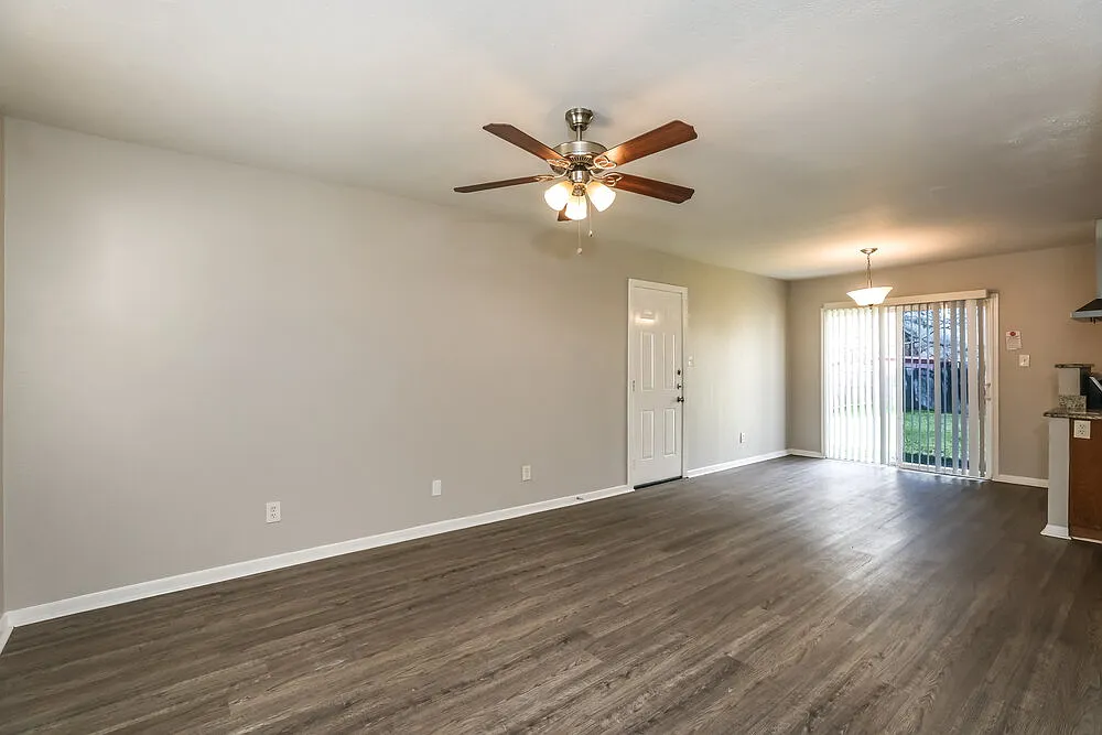 2 bed, 1.0 bath, 1113 sqft, $1,720 — Photo 4