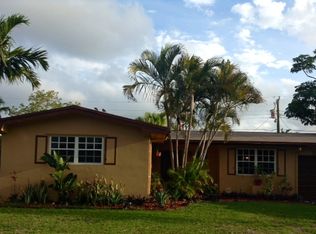 7820 NW 16th Ct, Pembroke Pines, FL 33024