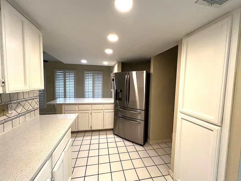 8423 Timber Ml — Photo 7