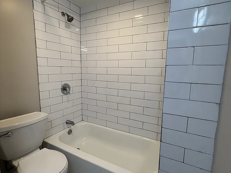 324 Congress Ave #3 — Photo 9