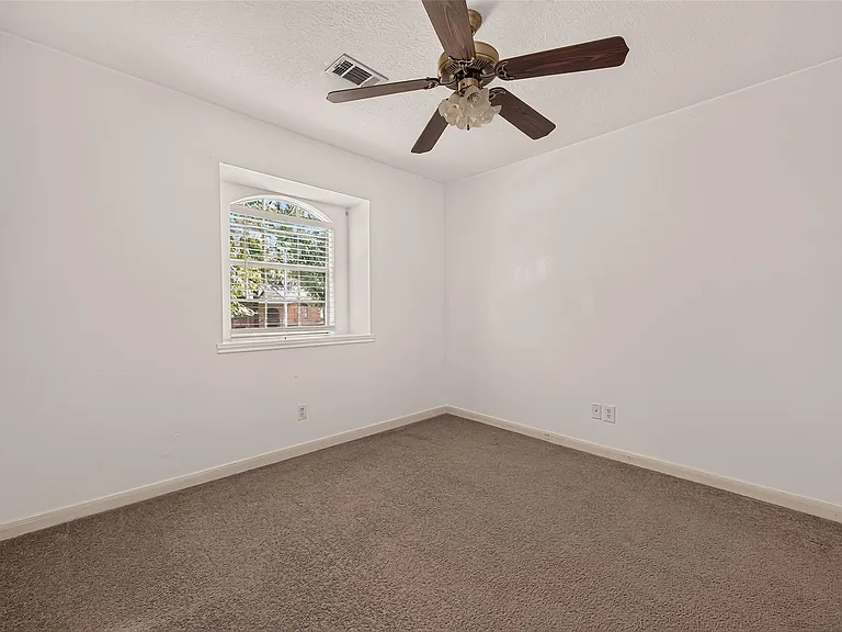 12619 Chriswood Dr — Photo 24
