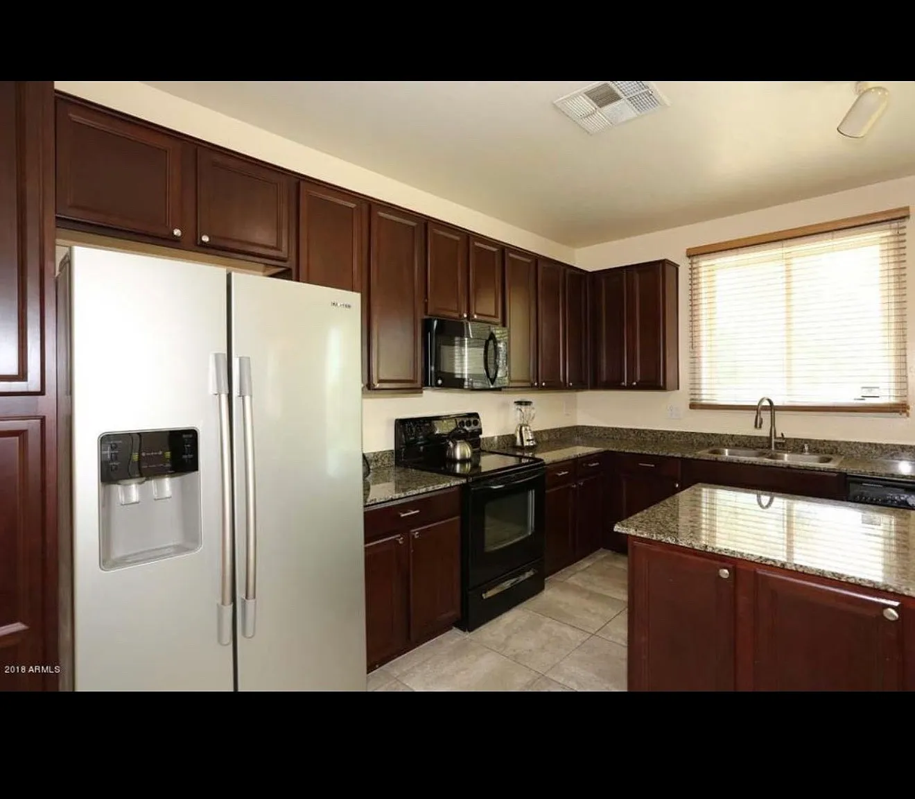 3 bed, 2.5 bath, 1951 sqft, $2,950 — Photo 3