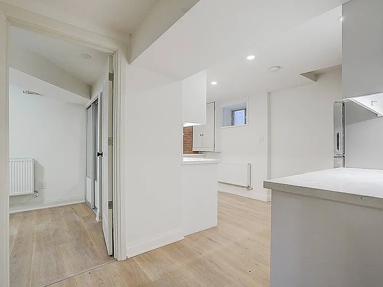 75 Kendal Ave #BASEMENT — Photo 21