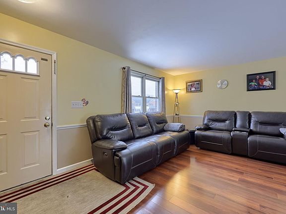5th image of 53 Oriole Dr