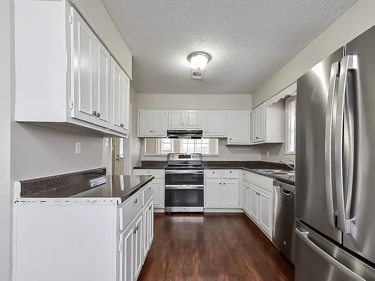 7371 Hollorn Ln — Photo 7