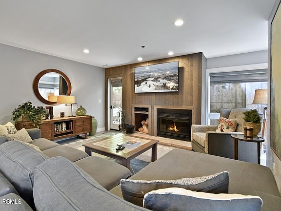 5th image of 1375 Woodside Ave #101