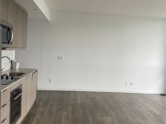 5th image of 38 Forest Manor Rd #2009