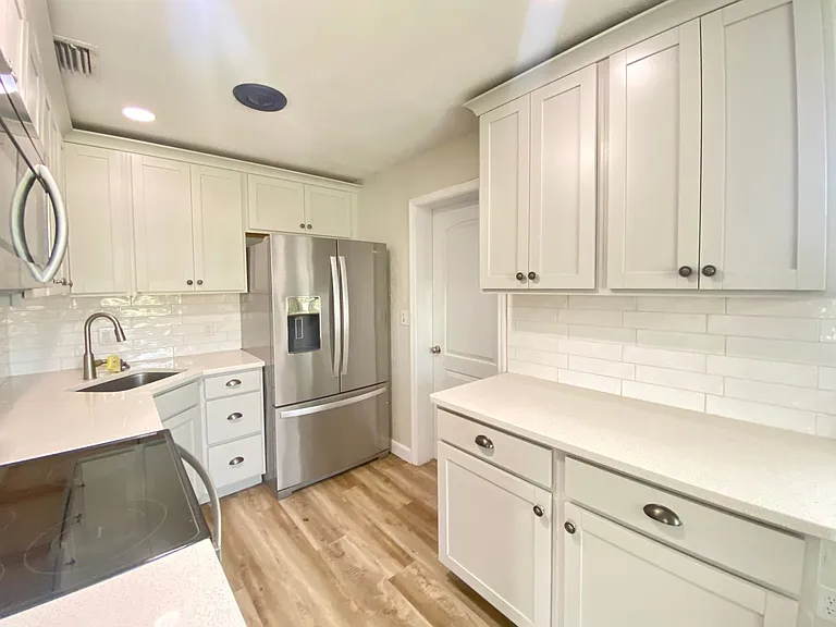 70 Brooks Dr — Photo 13