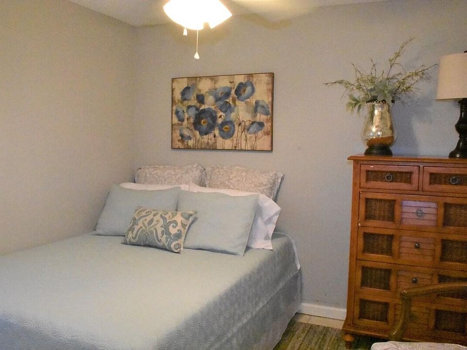2nd image of 3956 King Dr