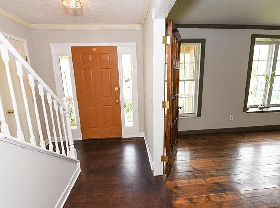 3rd image of 350 Harrogate Ct