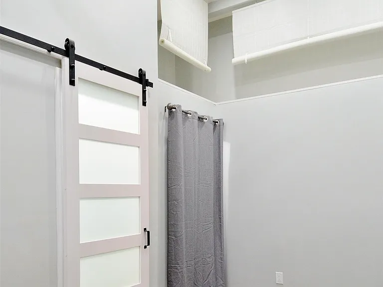 513 Avenue A #1 — Photo 21