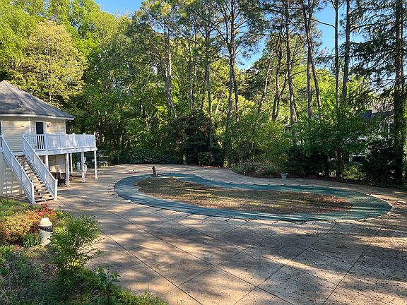 2nd image of 701 Augusta Dr SE