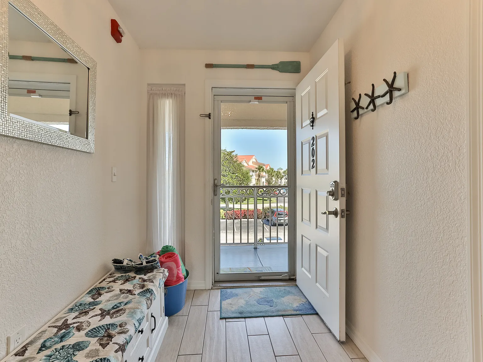 2 bed, 1120 sqft, $2,700 — Photo 4