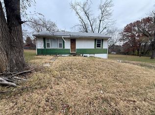 455 NE Meadowbrook Rd, Kansas City, MO 64119