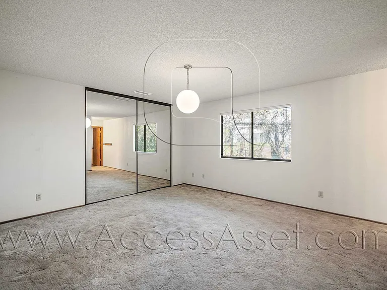 21825 Canyon Dr — Photo 10