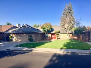 1181 Filbert Ave, Clovis, CA 93611
