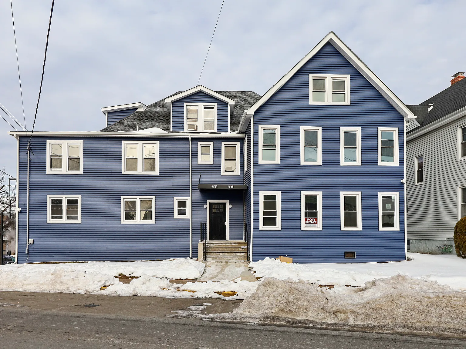 240 Broadway — Photo 1