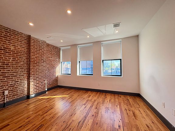 2nd image of 568 Communipaw Ave #204