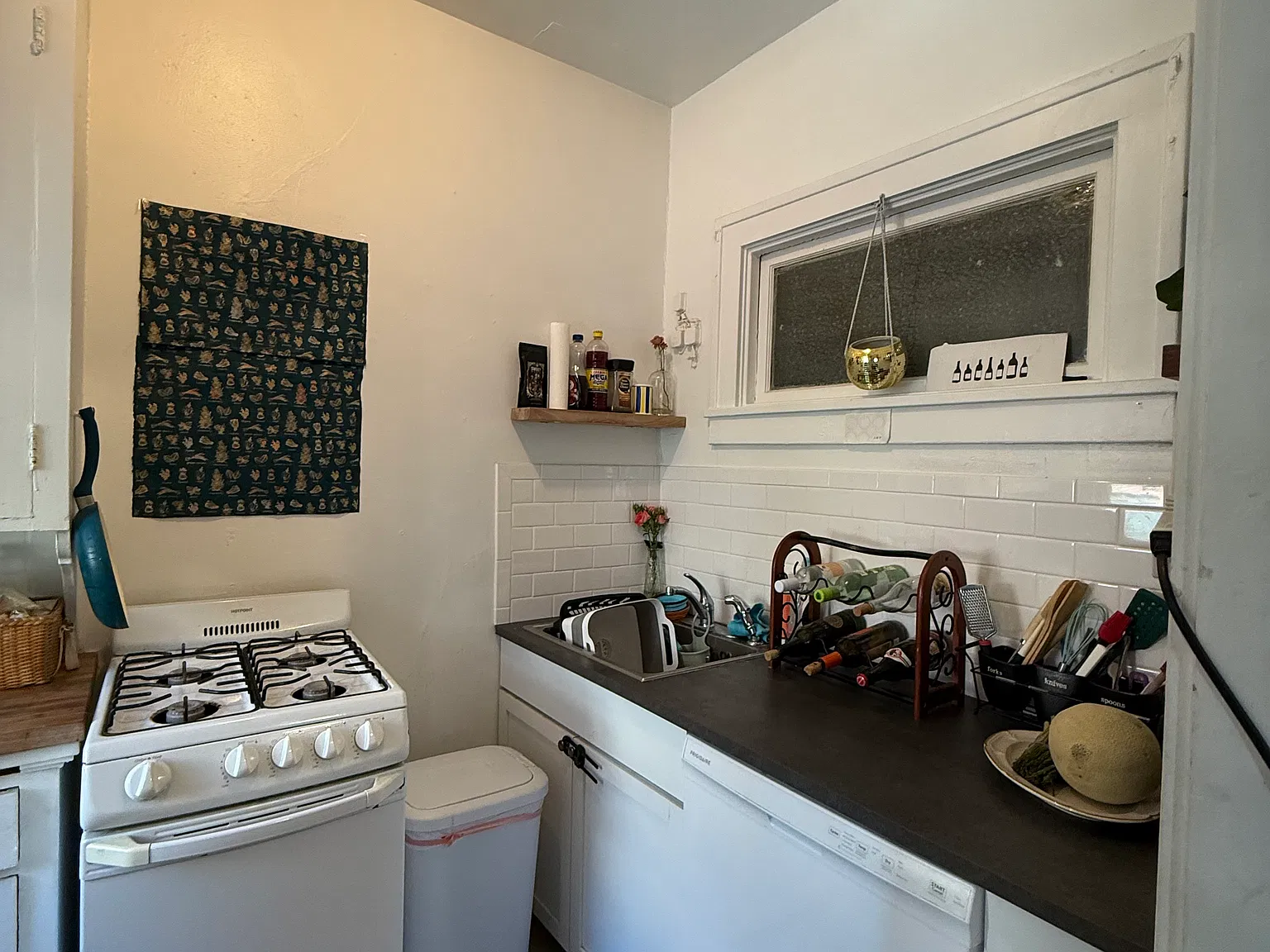 1 bed, $1,049 — Photo 4