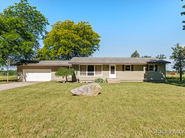 9270 S Winn Rd, Shepherd, MI 48883