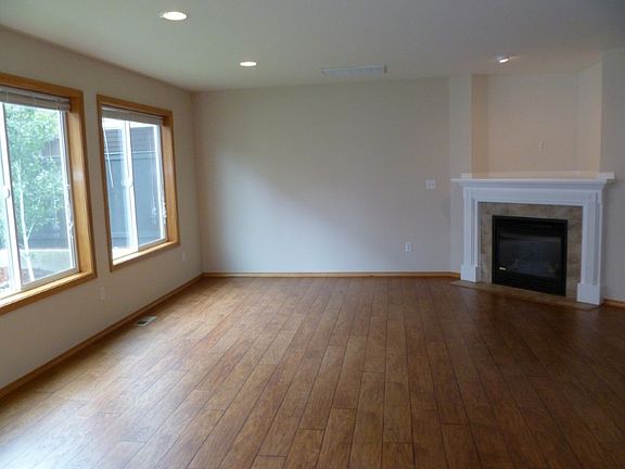 4th image of 1751 Loraine St Suite B