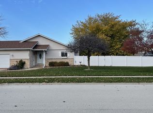 407 Raven Dr, Manteno, IL
