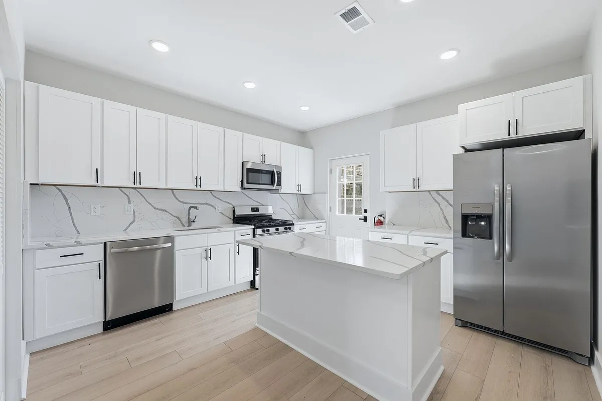 1205 Hillside Place 1