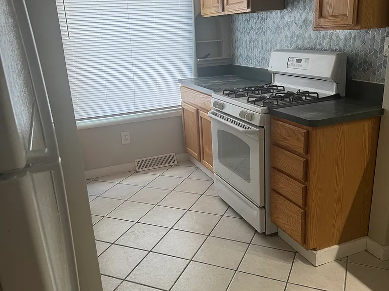 4345 Lowe Rd — Photo 2