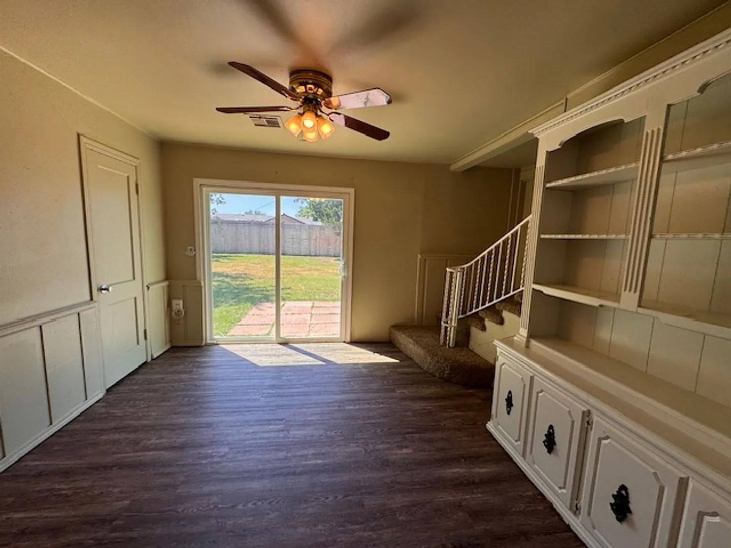 2 bed plus loft, 1 bath, garage conversion, great area! New countertops and kitchen and bath upda... — Photo 3
