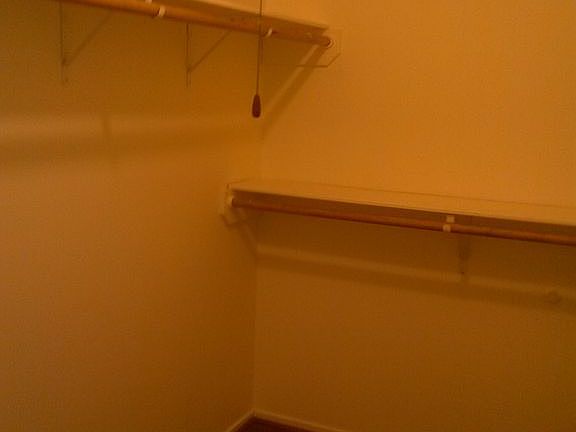 2 walkin closets in master