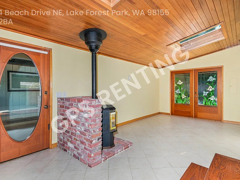 17224 Beach Dr NE — Photo 3