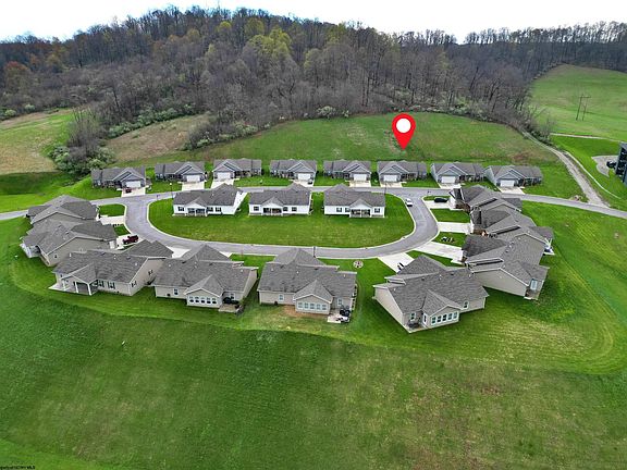3rd image of 214 Crimson Ln