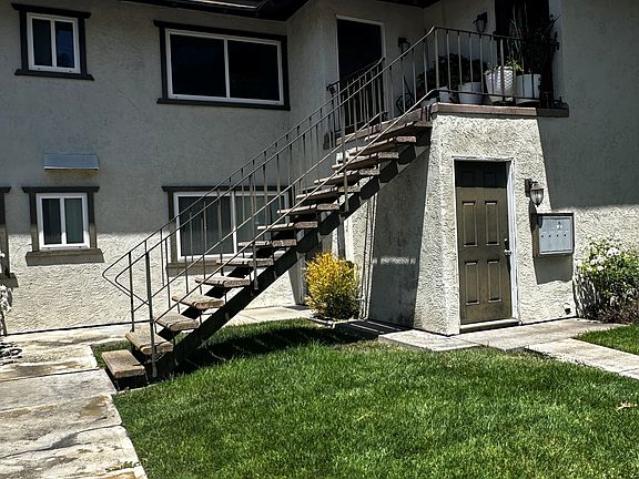 Unit C - upper level - 2 bedroom/ 2 bath - refreshed property